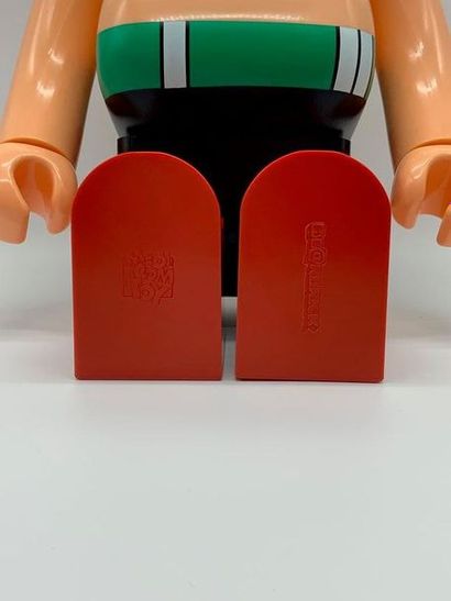 Bearbrick Astro Boy 1000%, 2016 



Figurine en vinyle peint 

Empreinte sous les...