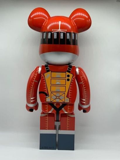 Bearbrick 2001: A Space Odyssey 1000%

(Version Space Suit Orange), 2016 



Figurine...