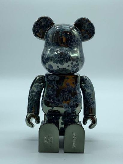 Bearbrick Matt Black 400%, 2009 



Figurine en vinyle peint 

Empreinte sous les...