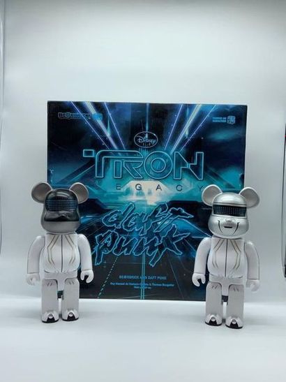 Bearbrick Daft Punk x TRON LEGACY 400% (Set de 2), 2010 



Figurines en vinyle peint...