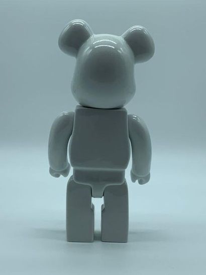 Bearbrick K.Olin Tribu Porcelain 400%, 2016 



Figurine en porcelaine de Limoges

Empreinte...