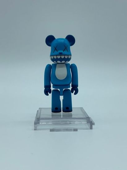 KAWS / Bearbrick KAWS Chompers A-Nation 100%, 2003 



Figurine en vinyle peint 

Tamponné...