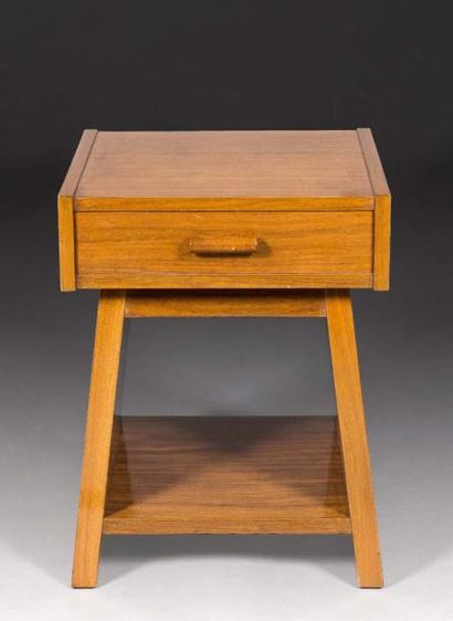 SORNAY André (1902-2 000),vers 1940 Petit meuble en bois clair ouvrant à un tiroir...