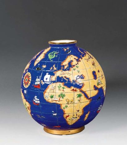 CHEVALLIER Maurice Paul LONGWY Vase mappemonde en émaux de LONGWY numéroté 79 / 150...