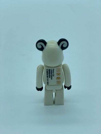 Be@rbrick Be@rbrick 

Goat 100%, 2003



Figurine en vinyle peint

Edition Medicom...