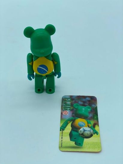 Be@rbrick Be@rbrick 

Series 3 – Brazil (Flag) 100%, 2002 



Figurine en vinyle...