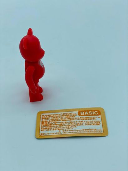 Be@rbrick Be@rbrick 

Series 3 – R (Basic) 100%, 2002



Figurine en vinyle peint...