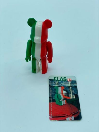 Be@rbrick Be@rbrick 

Series 5 – Italy (Flag) 100%, 2002 



Figurine en vinyle peint...