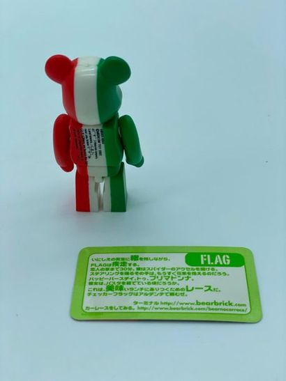 Be@rbrick Be@rbrick 

Series 5 – Italy (Flag) 100%, 2002 



Figurine en vinyle peint...