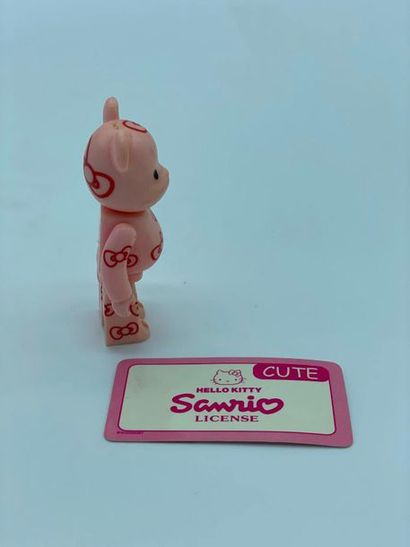 Be@rbrick Be@rbrick 

Series 9 – Hello Kitty (Cute) 100%, 2004



Figurine en vinyle...