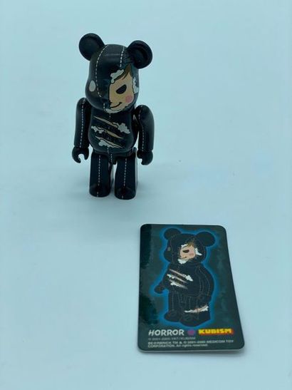 Be@rbrick Be@rbrick 

Series 10 – Kubism (Horror) 100%, 2005



Figurine en vinyle...