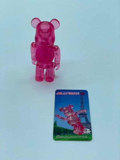 Be@rbrick Be@rbrick 

Series 11 – Pink (Jellybean) 100%, 2005



Figurine en vinyle...