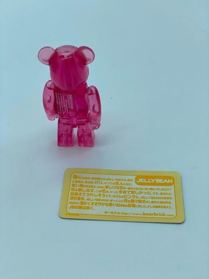 Be@rbrick Be@rbrick 

Series 11 – Pink (Jellybean) 100%, 2005



Figurine en vinyle...