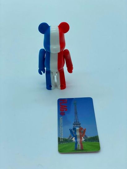 Be@rbrick Be@rbrick 

Series 12 – France (Flag) 100%, 2006



Figurine en vinyle...