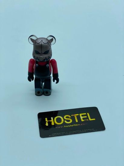 Be@rbrick Be@rbrick 

Series 13 – Hostel (Horror) 100%, 2006



Figurine en vinyle...