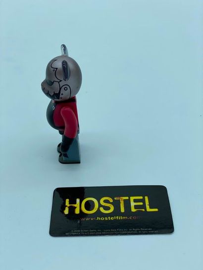 Be@rbrick Be@rbrick 

Series 13 – Hostel (Horror) 100%, 2006



Figurine en vinyle...