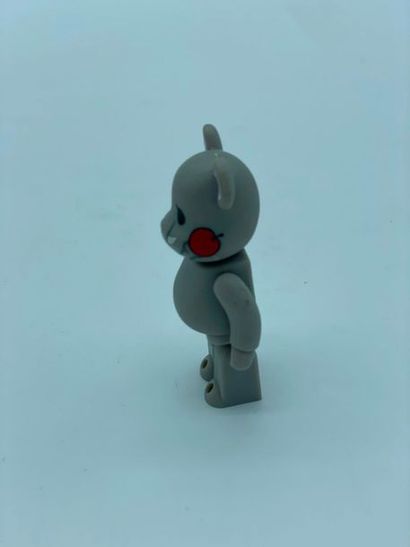 Be@rbrick Be@rbrick 

Series 13 – Elephant (Animal) 100%, 2006



Figurine en vinyle...