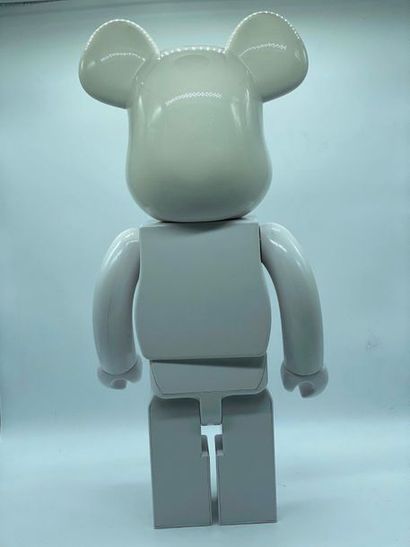 Be@rbrick Be@rbrick 

Prototype Blanc 1000%



Figurine en vinyle peint 

Empreinte...