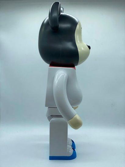 Be@rbrick Be@rbrick 

PEANUTS Astronaut Snoopy 1000%, 2015 



Figurine en vinyle...
