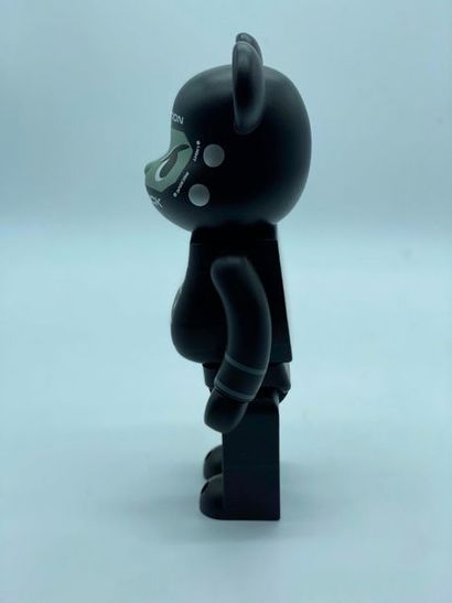 Be@rbrick Be@rbrick 

G-ShockMan (Black) 400%, 2013



Figurine en vinyle peint 

Empreinte...