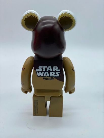 Be@rbrick Be@rbrick 

Star Wars Ewok 400%, 2006



Figurine en vinyle peint 

Empreinte...
