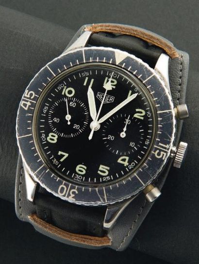 HEUER (Chronographe Bund), vers 1970 Grand chronographe de pilote, retour en vol...