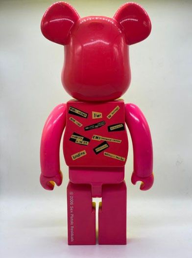 Be@rbrick Sex Pistols : Never Mind the Bollocks 1000% (Jaune et Rose), 2006 

Painted...