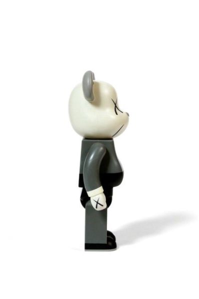 KAWS (Américain, né en 1974) Bearbrick Companion 400% (Grey), 2006 Figurine en vinyle...