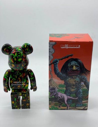 Be@rbrick Nagnagnag Yotsume 400%, 2016 

Painted cast vinyl

Stamped on the underside

With...