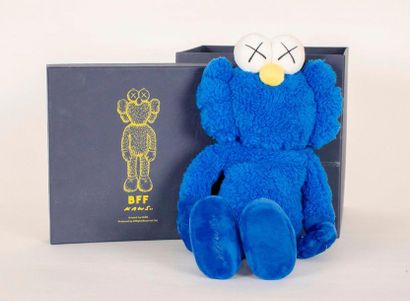 KAWS (Américain, né en 1974) BFF PLUSH (Blue), 2016 

Peluche , Edition à 1 000 Édition...