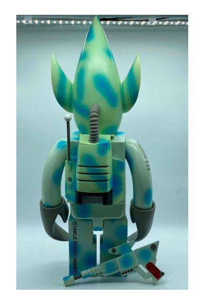 KUBRICK X FUTURA 2000 Unkle Pointman (Blue Camo) 1000%, 2004 Figurine en vinyle peint

Avec...