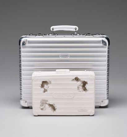 DANIEL ARSHAM (Américain, né en 1980) & RIMOWA Eroded Attaché, 2019. Sculpture en...