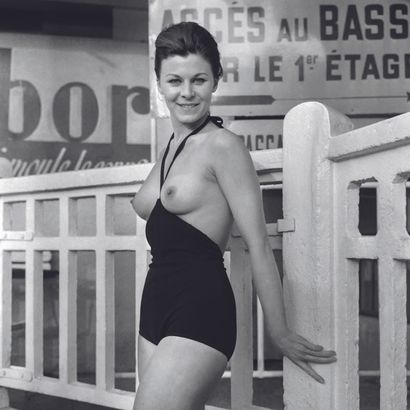AFP AFP

French actress Daphné Dayle with a topless swimsuit on June 23rd, 1964 in...
