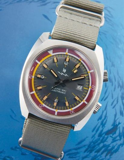 LIP (NAUTIC - SKI / RÉF 42983), VERS 1972 Rare version de la montre de plongée à...