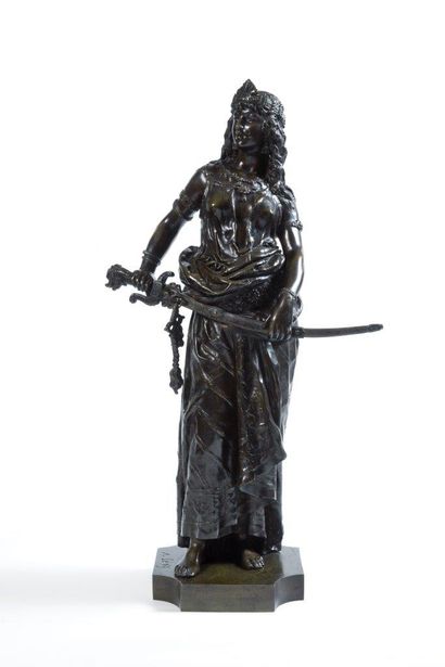 LEVY LEVY

Salomé

Statue en bronze ciselé à patine brune représentant

Salomé tirant...