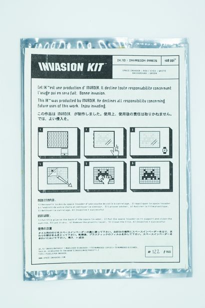 INVADER (Français, né en 1969) Invader Kit #10 "3D Invasion", 2012 

Carreaux de...