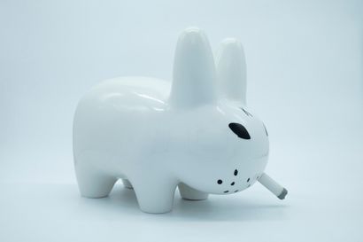 FRANK KOZIK (Américain, né en 1962) x KIDROBOT Lustre Gloss Labbit (Black, red &...