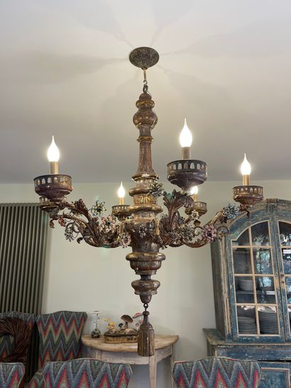 null Three chandeliers, two of which form a pair, in patina metal with foliage decoration,...