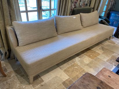 null Two three-seater and two-seater sofas, upholstered in beige fabric, new condition

300...