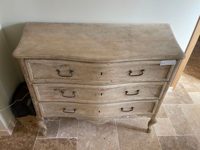  Chest of drawers in natural wood with white patina, opening with three drawers and...