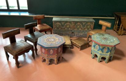 null Moorish set including ,

Four chairs in studded leather 

H : 67 cm L : 45 x...