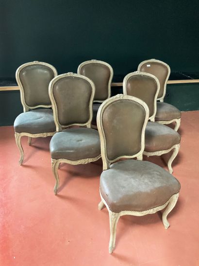 null Suite of six cream beechwood chairs decorated with stylized flowers, leather...