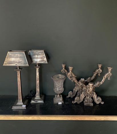 null Set including ,

Pair of lamps in patinated metal, baluster shaft metal shade,...