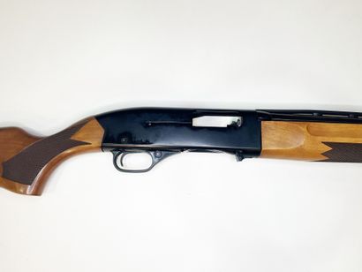 null Ø fusil semi-automatique Winchester MOD 1400 calibre 20/70 (n°N1094263).

Canon...