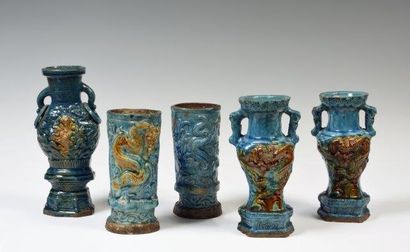 Chine
Garniture de cinq vases de temple en...