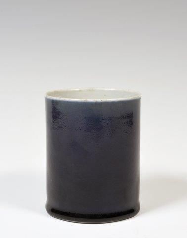 Chine
Porte-pinceaux cylindrique en porcelaine...