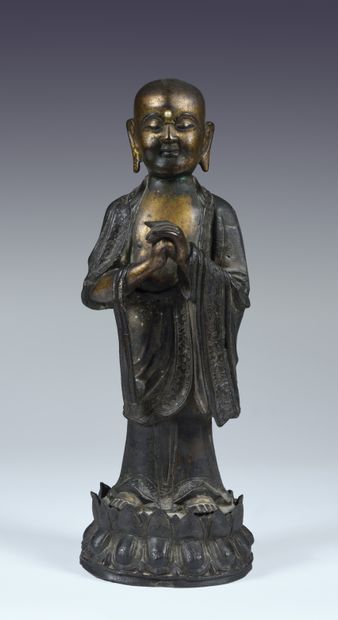 null Lohan
Chine, dynastie Ming, circa XVIe - XVIIe siècle
Alliage cuivreux partiellement...
