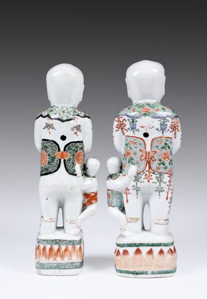 null Deux Hoho
Chine. Dynastie Qing
Époque Kangxi (1662- 1722)
Porcelaine émaillée...