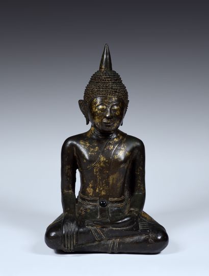 null Buddha
Thaïlande ou Laos, circa XVIe siècle
Alliage cuivreux avec traces de...