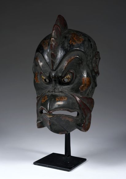 null Masque de Gigaku figurant Karura (Garuda)
Japon, début du XXe siècle
Bois, enduit...
